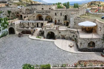 Kemerhan Cave Suite