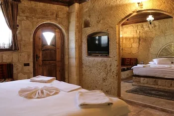Kemerhan Cave Suite