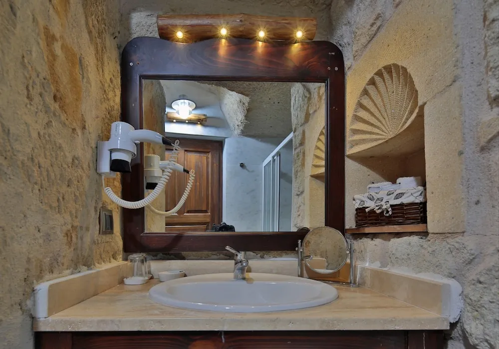 Standard Tek Büyük Yataklı Oda, Özel Banyo, Avlu