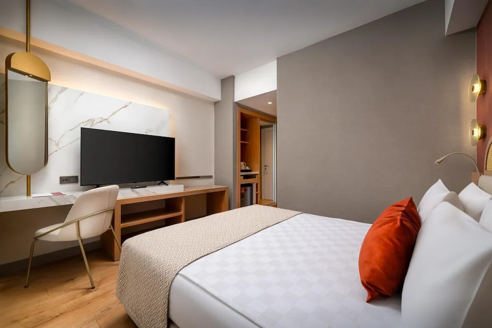 Main Building Suite Sea View
