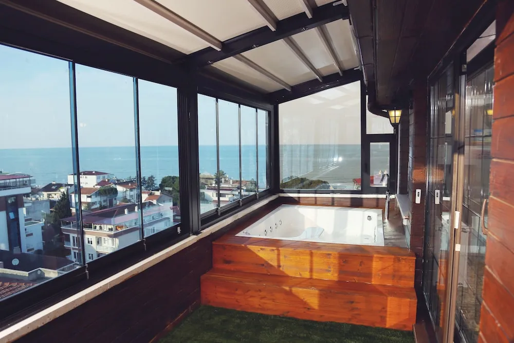 Sky Suite - Spa Bathtub