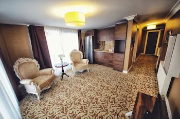 My Suit Residence
