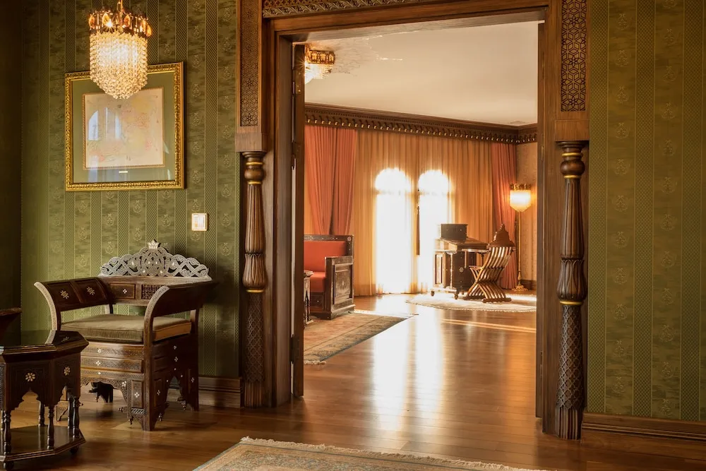 Sultan Suite