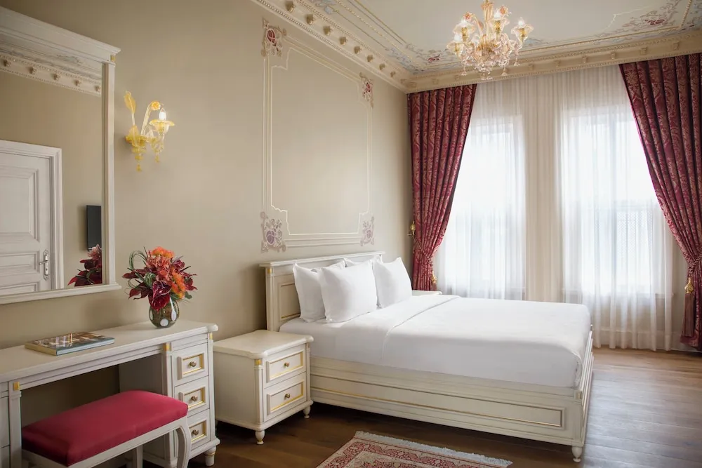 Sultan Suite
