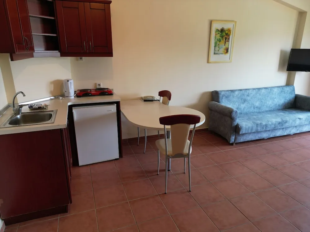 Apart Daire, 1 Yatak Odası, Sigara İçilmez, Havuz Manzaralı