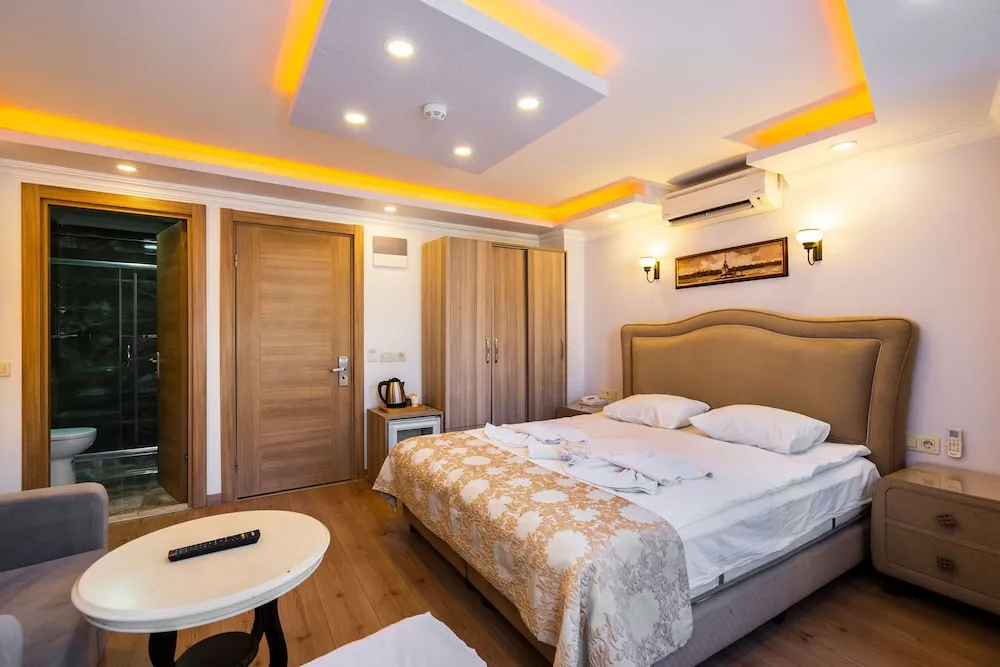 Harbour Suites Old City