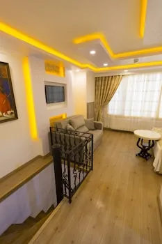 Harbour Suites Old City