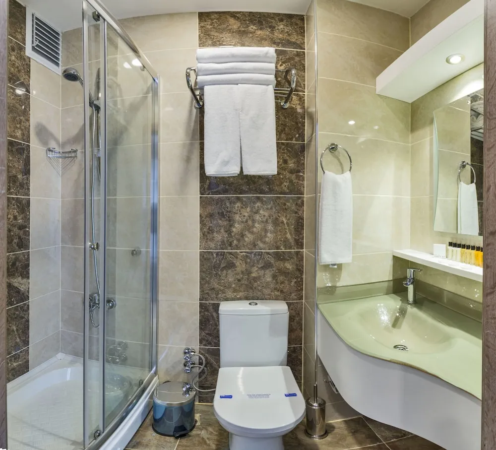 Standard Üç Kişilik Oda, Şehir Manzaralı