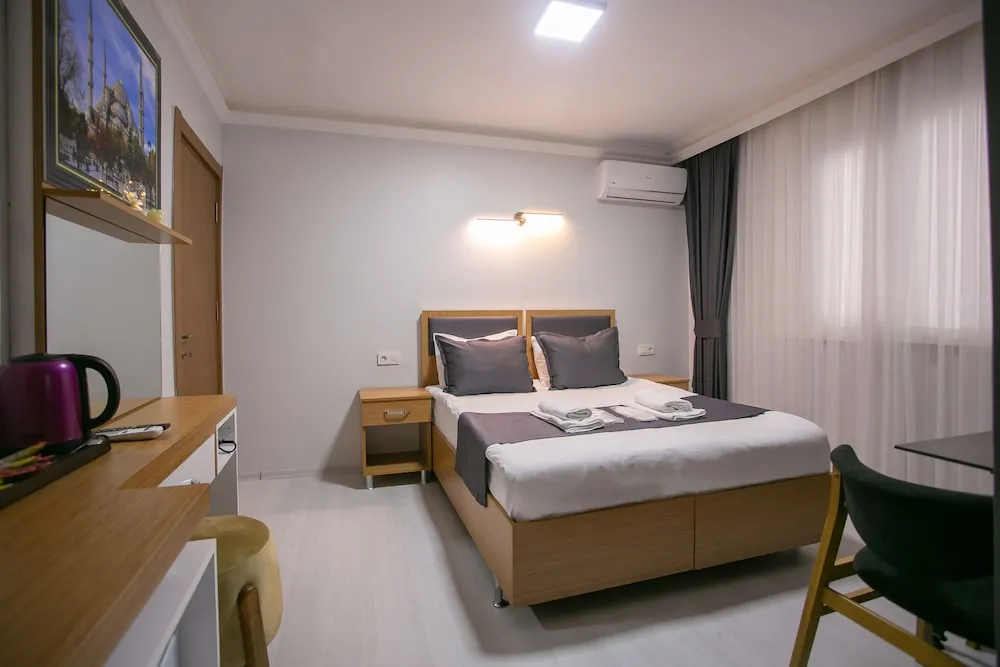 Deluxe Tek Büyük Yataklı Oda