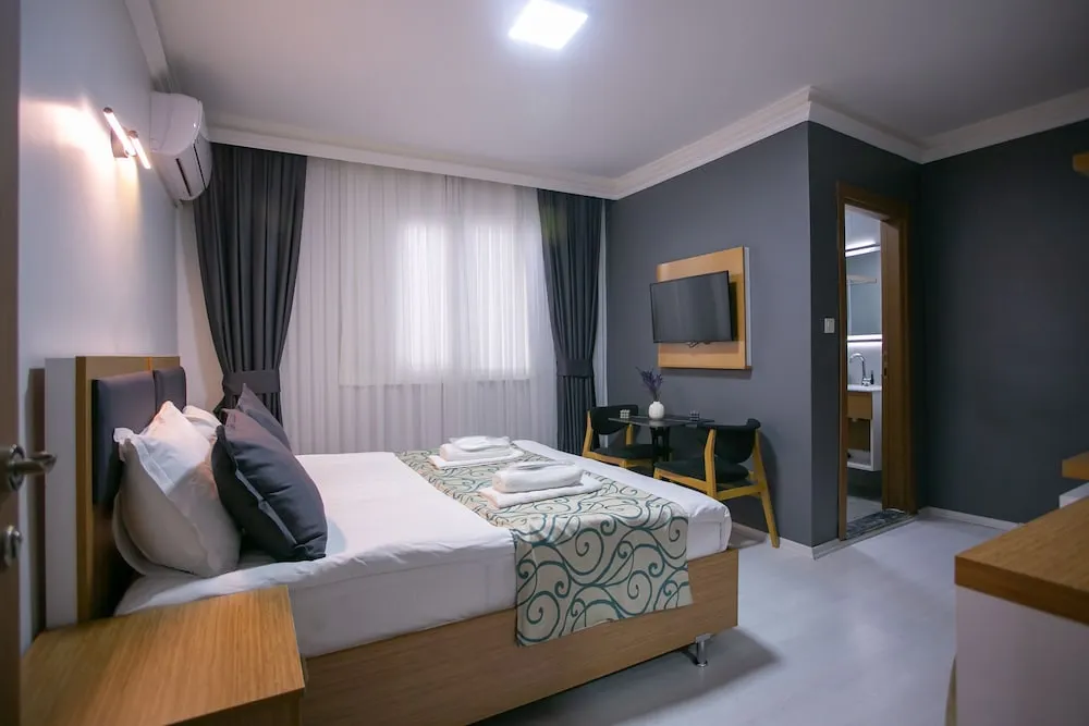 Deluxe Tek Büyük Yataklı Oda