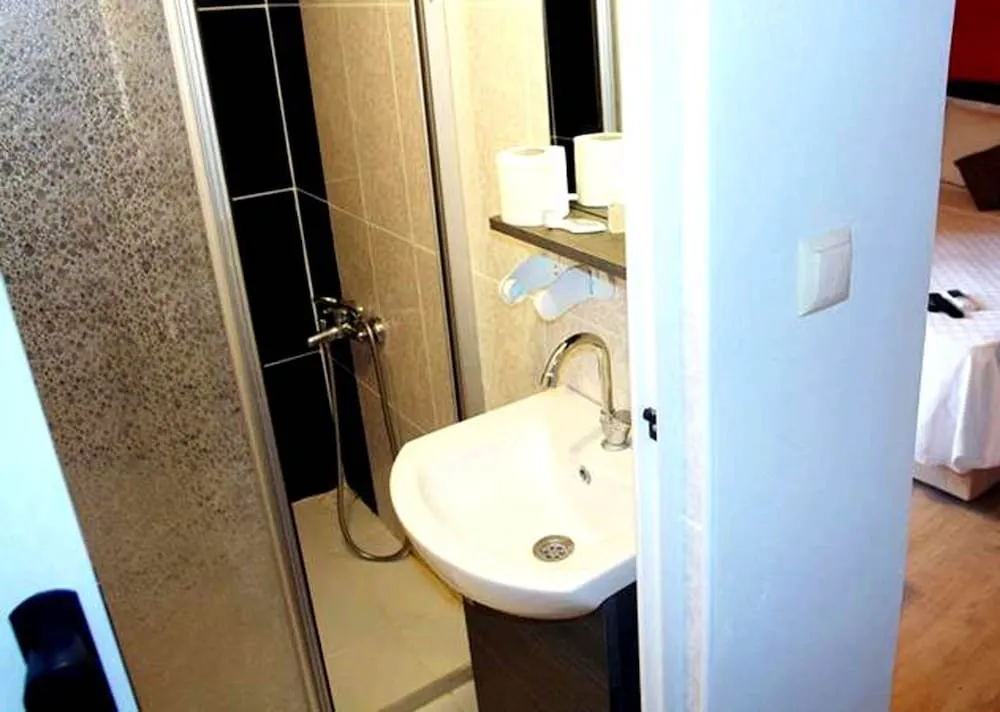 Tek Büyük Yataklı Oda, Balkon