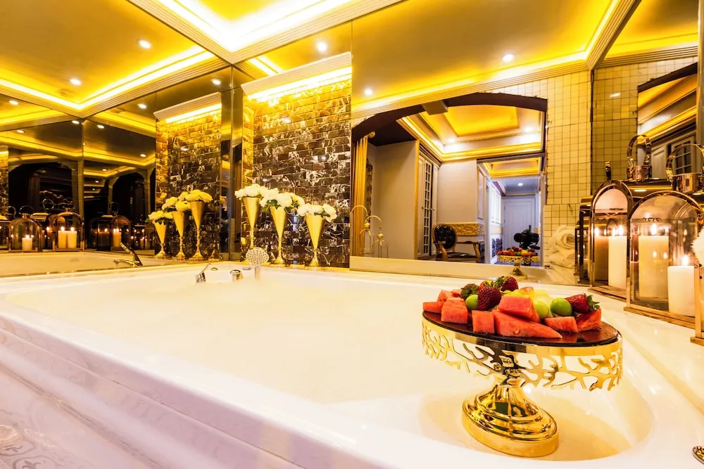 Suite with Spa Bath