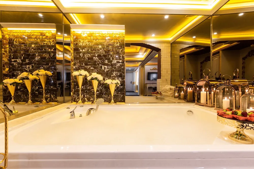 King Suite with Jacuzzi