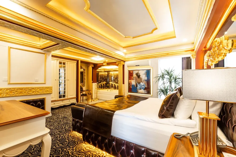 Honeymoon Süit, Sıcak Su Küveti
