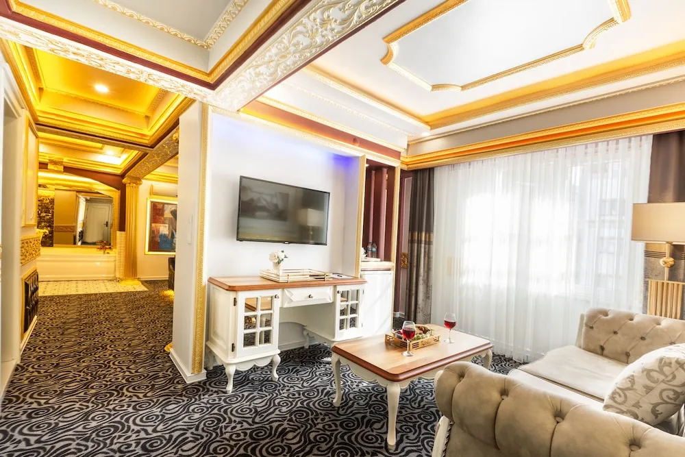 Honeymoon Süit, Sıcak Su Küveti