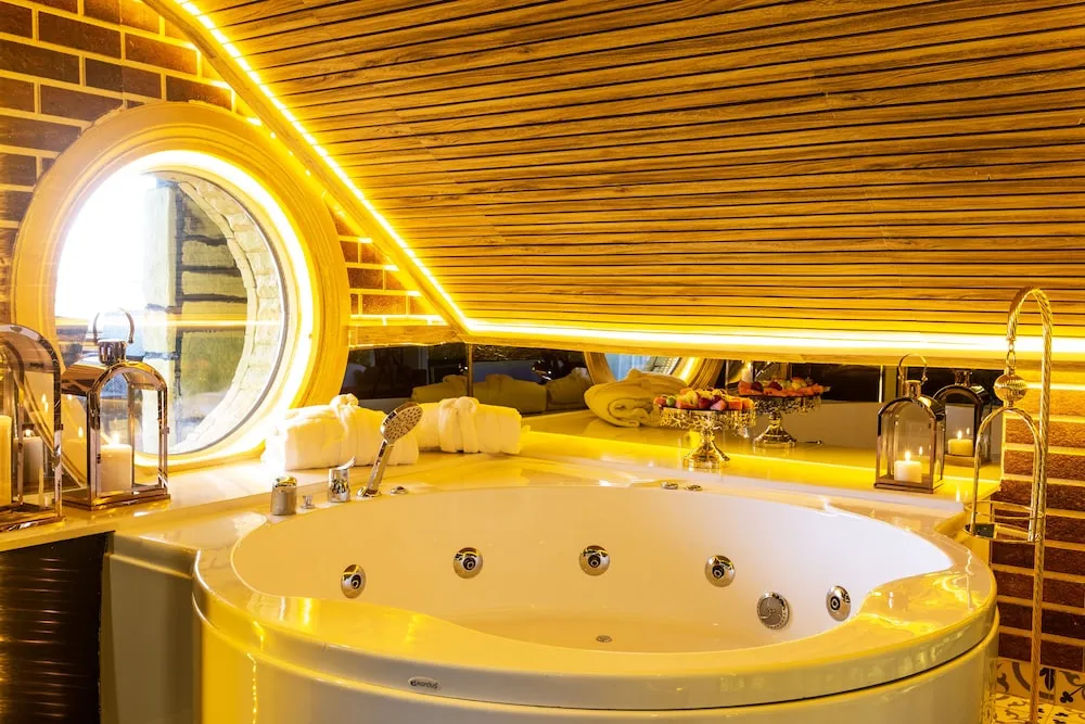 Çatı Katı Süiti (Penthouse), Sıcak Su Küveti, Deniz Manzaralı