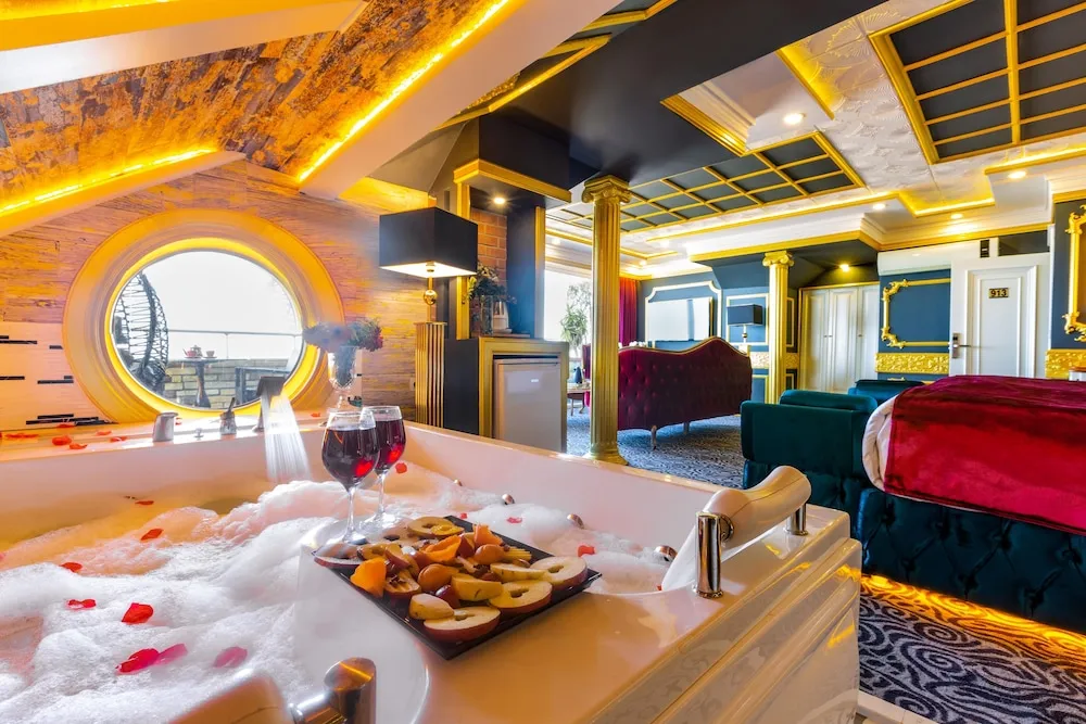 Çatı Katı Süiti (Penthouse), Sıcak Su Küveti, Deniz Manzaralı