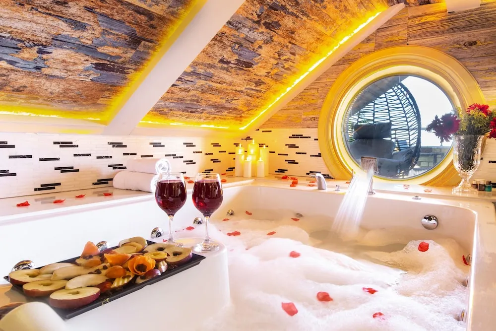 Çatı Katı Süiti (Penthouse), Sıcak Su Küveti, Deniz Manzaralı