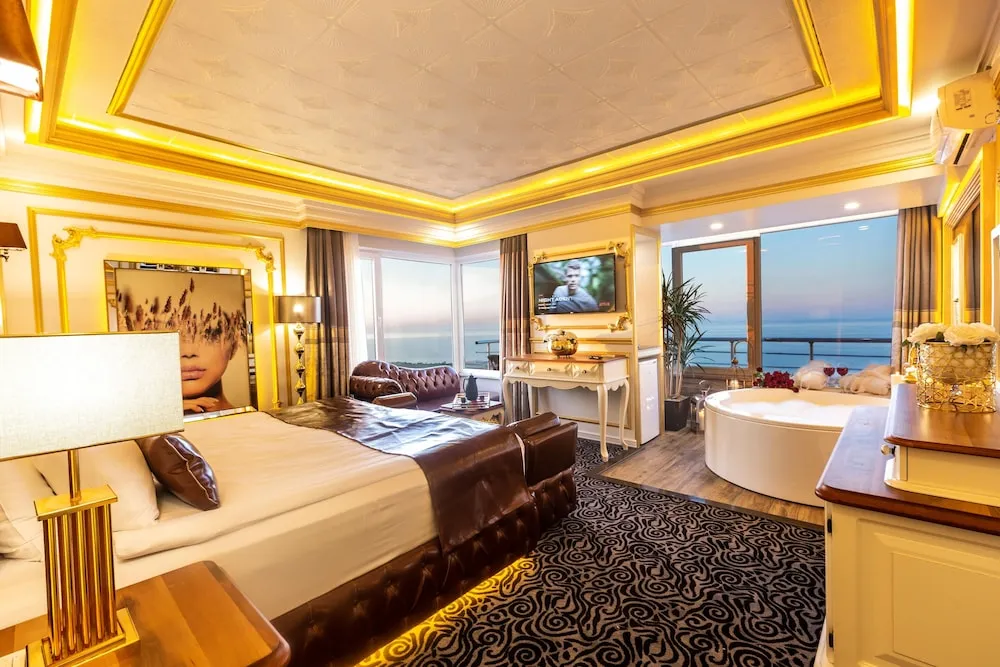 Queen Suite sea view with Jacuzzi