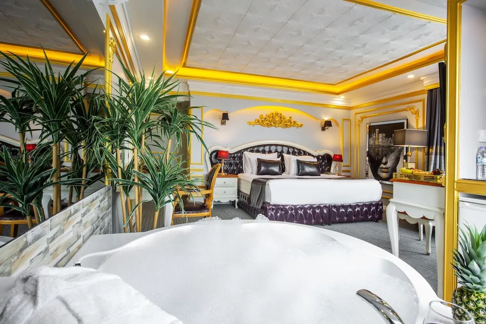 Queen Suite sea view with Jacuzzi