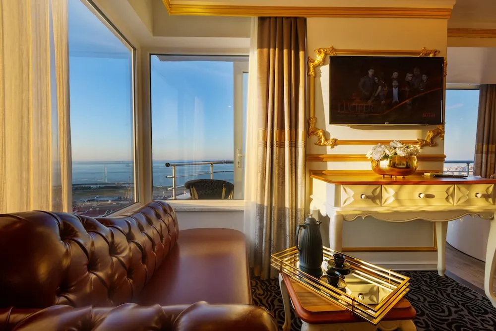 Queen Suite sea view with Jacuzzi