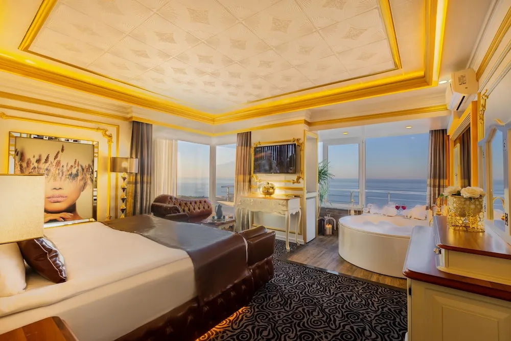 Queen Suite sea view with Jacuzzi