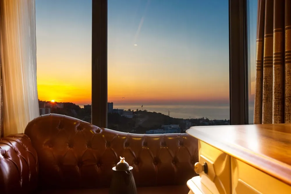 Queen Suite sea view with Jacuzzi