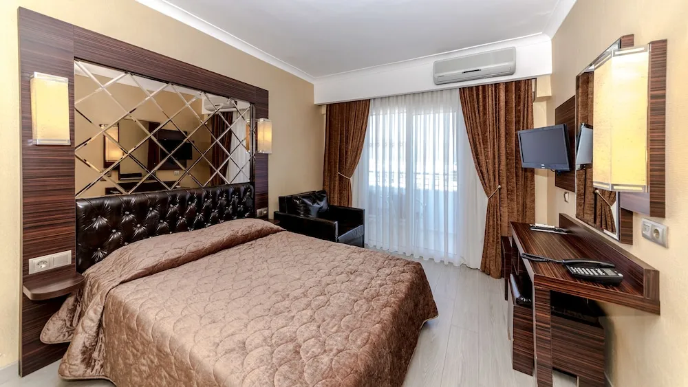 Standard Tek Büyük veya İki Ayrı Yataklı Oda