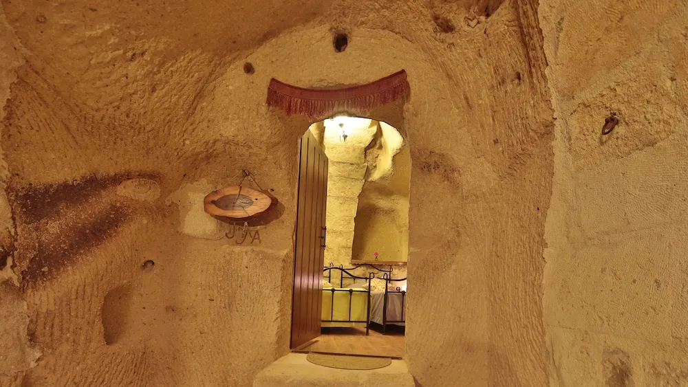 Twin Cave & Stone Room
