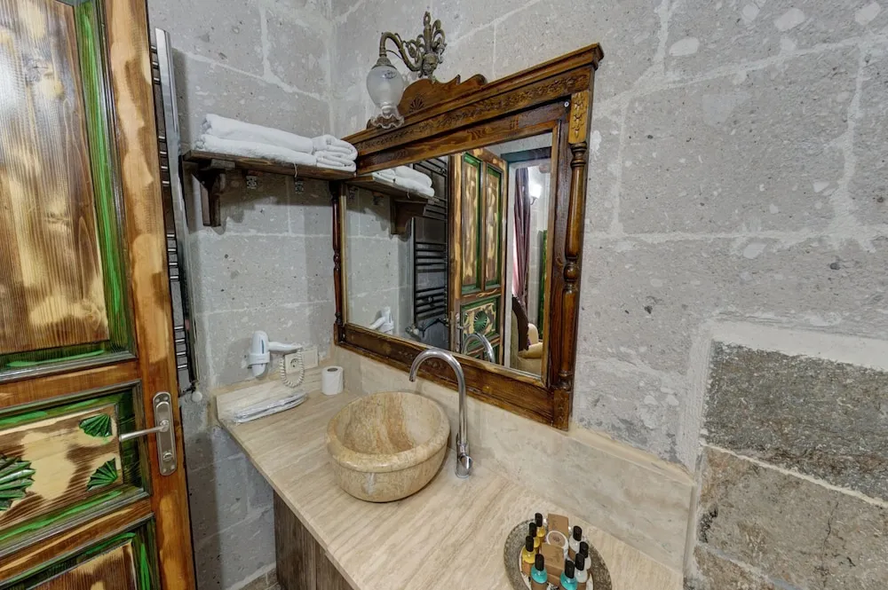 Superior Tek Büyük Yataklı Oda (Stone)