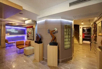 Gallery Residence & Hotel