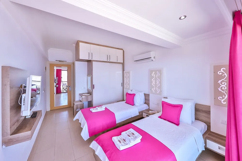 İki Ayrı Yataklı Oda, Balkon, Deniz Manzaralı