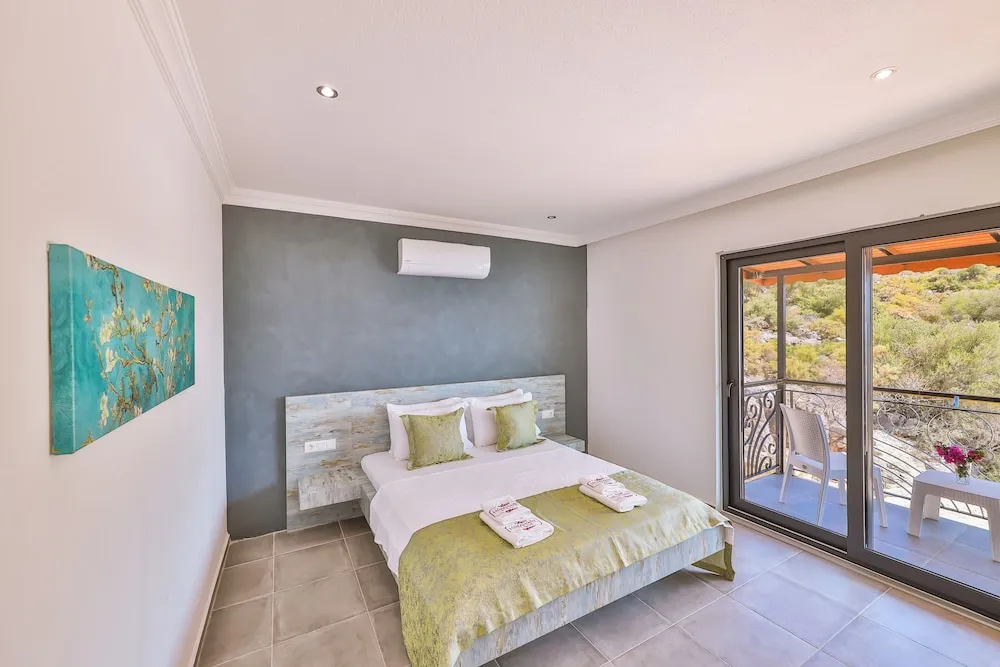 Tek Büyük Yataklı Oda, Balkon, Deniz Manzaralı
