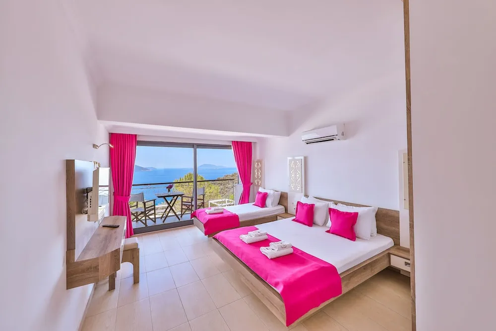 Comfort Üç Kişilik Oda, Balkon, Deniz Manzaralı
