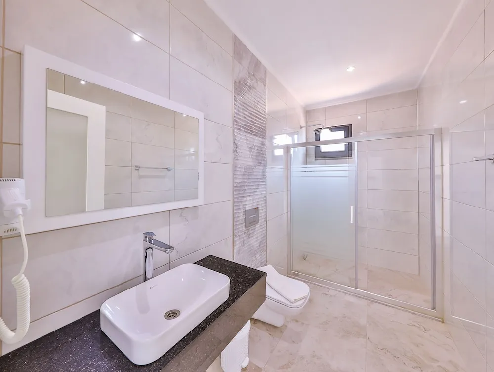 Superior Tek Büyük Yataklı Oda, Balkon, Deniz Manzaralı