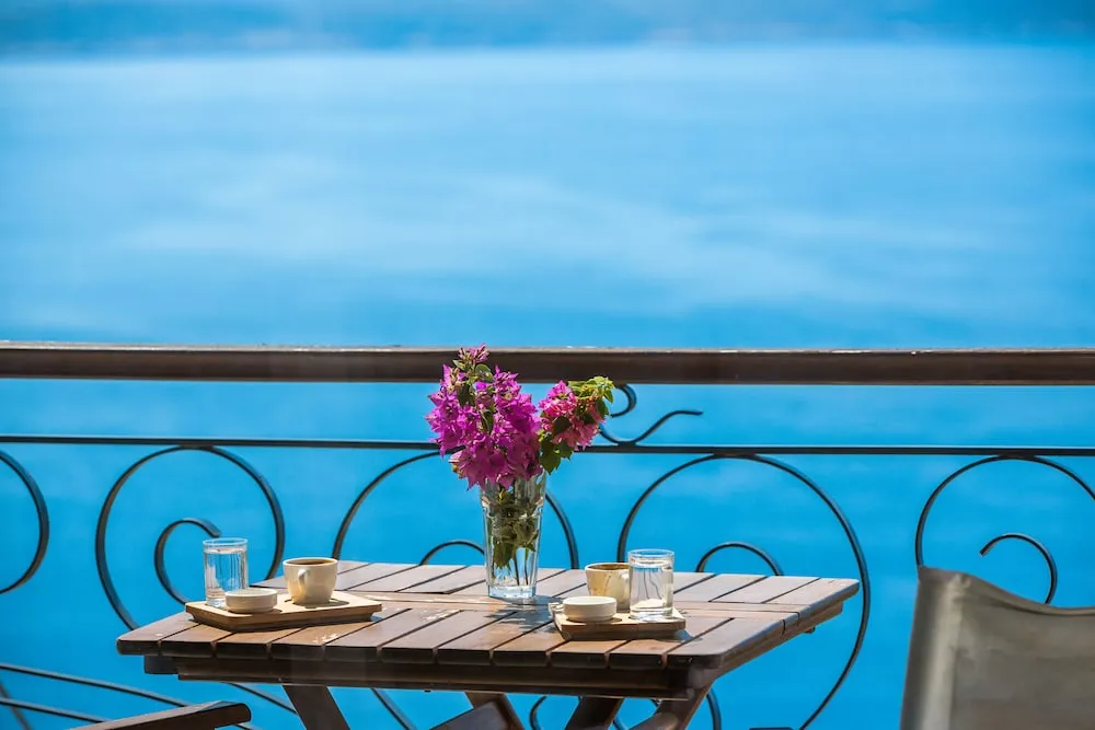 Superior Tek Büyük Yataklı Oda, Balkon, Deniz Manzaralı