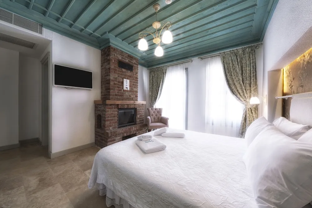 Deluxe Tek Büyük Yataklı Oda (Nature View)