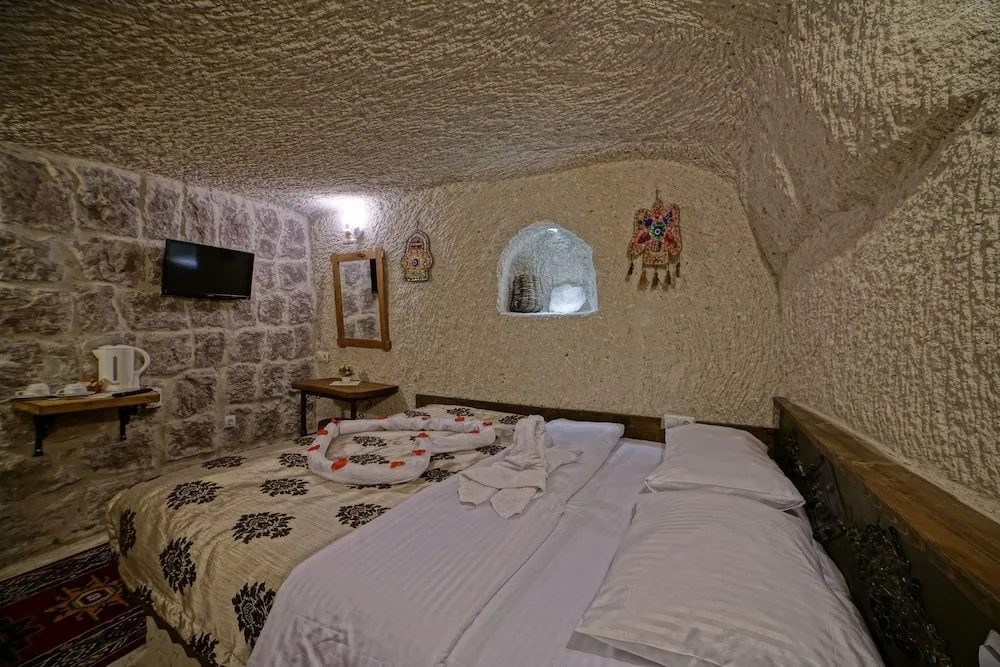 Ekonomic Cave Double Room