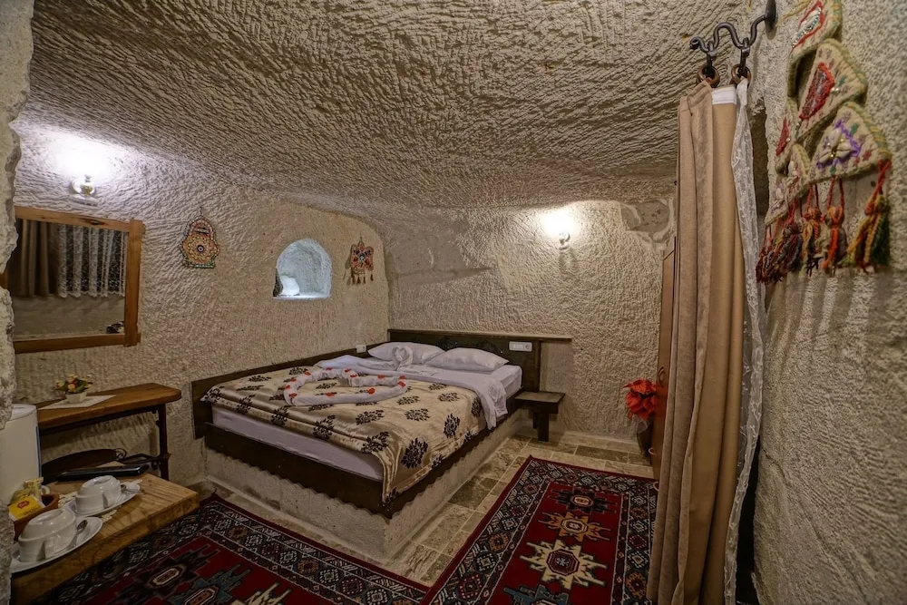 Ekonomic Cave Double Room