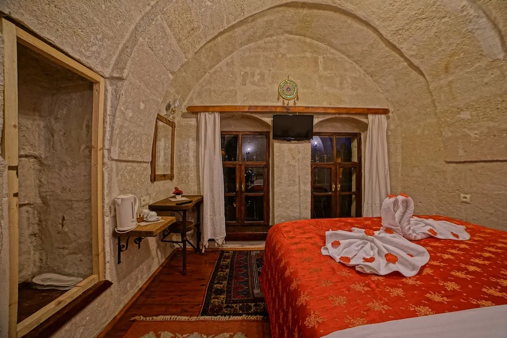 Double Arch Room