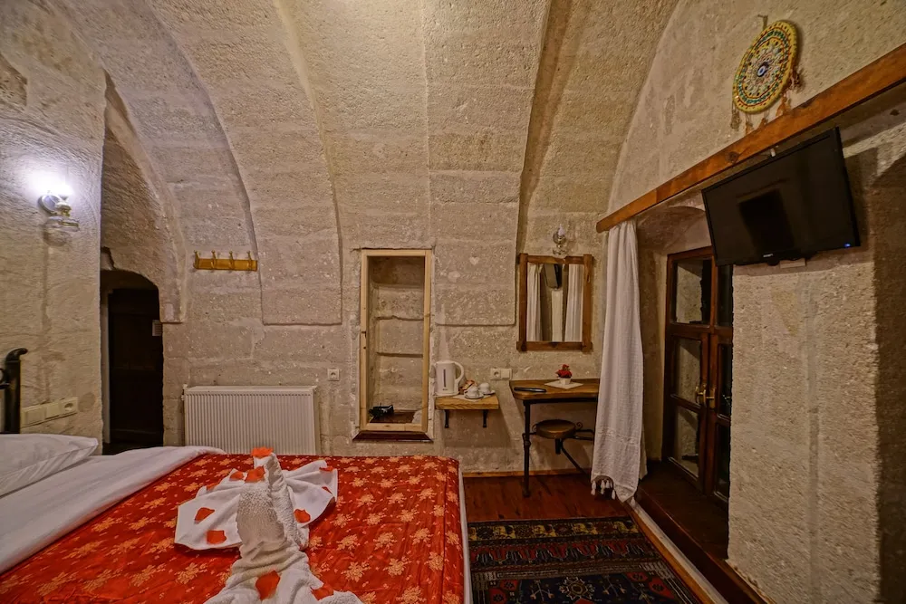 Double Arch Room