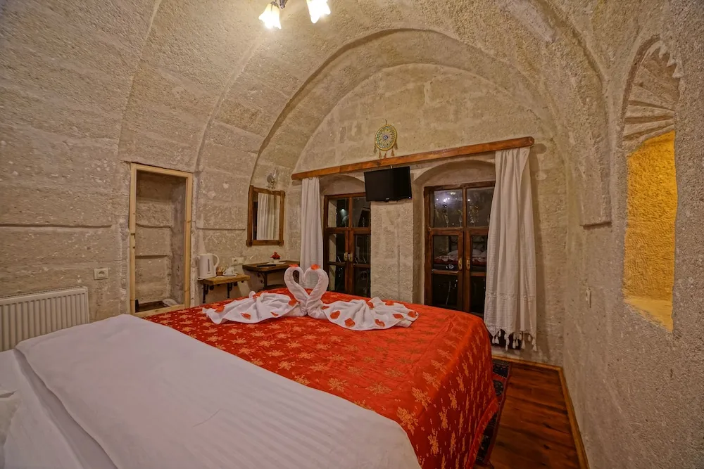 Double Arch Room