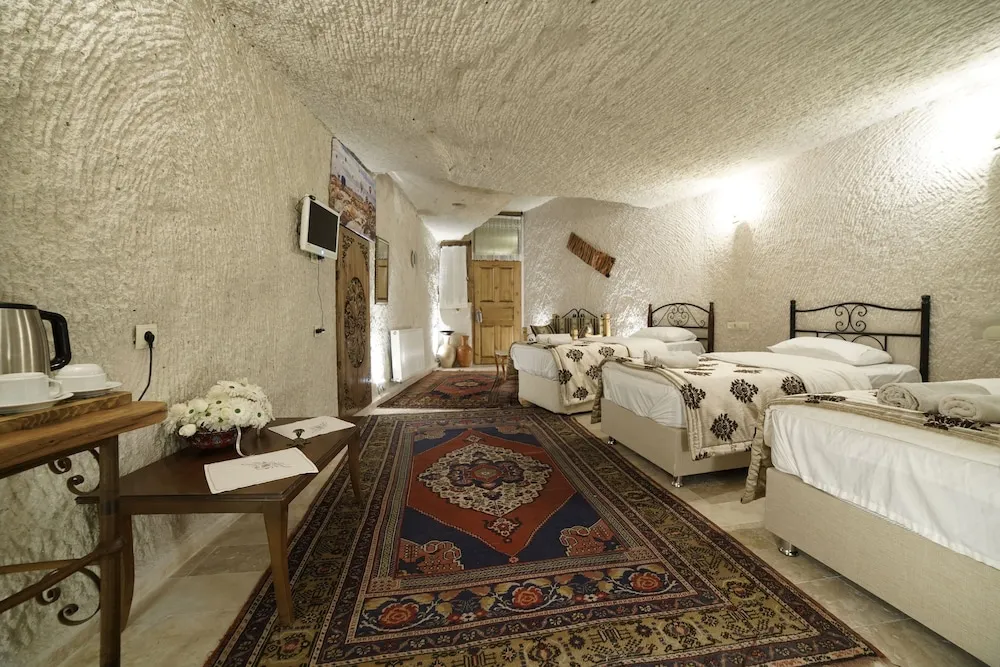Cave Triple Room