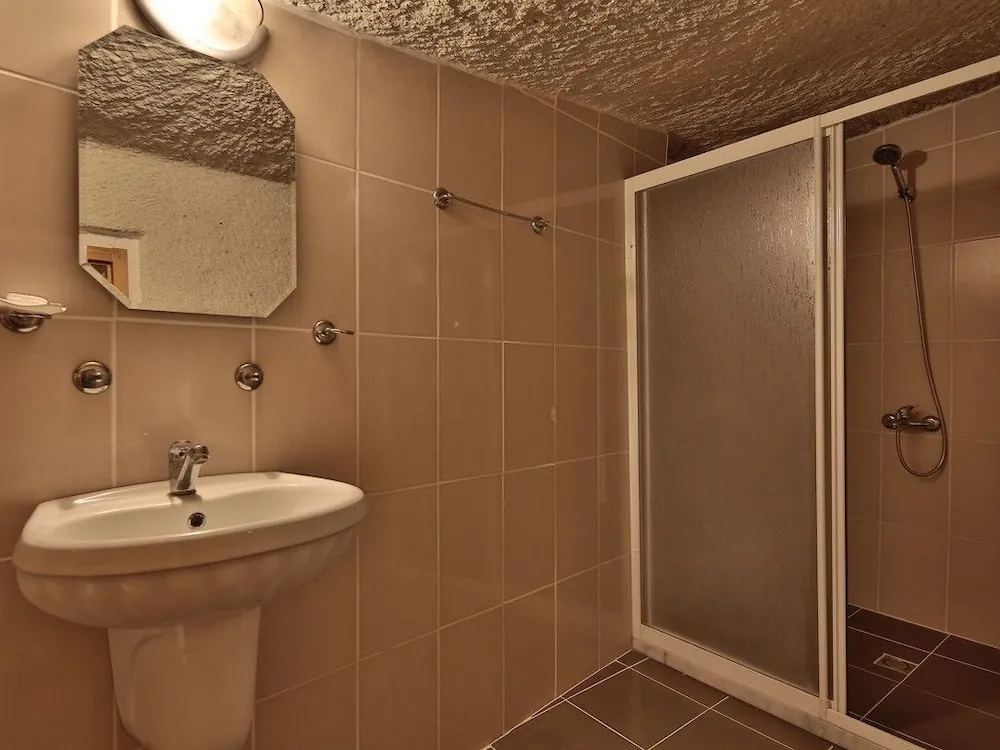 Cave Triple Room