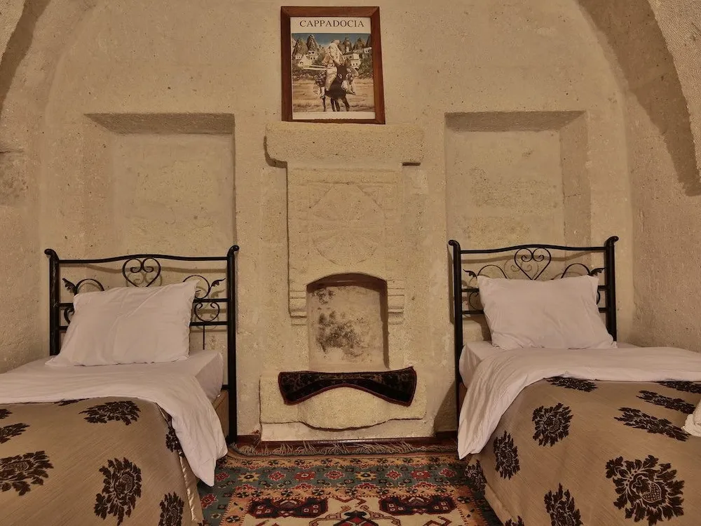 Cave Triple Room