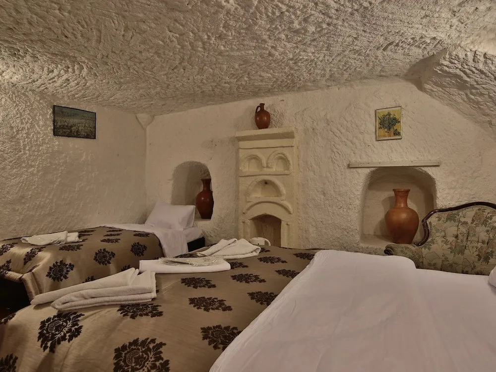 Cave Triple Room
