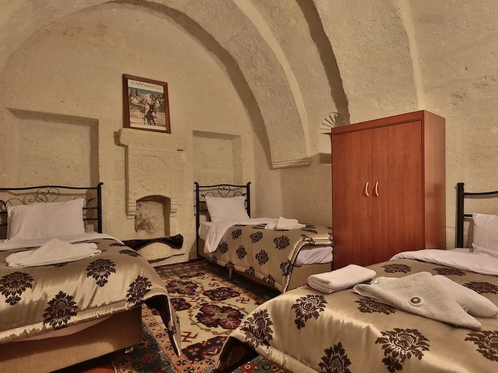 Cave Triple Room