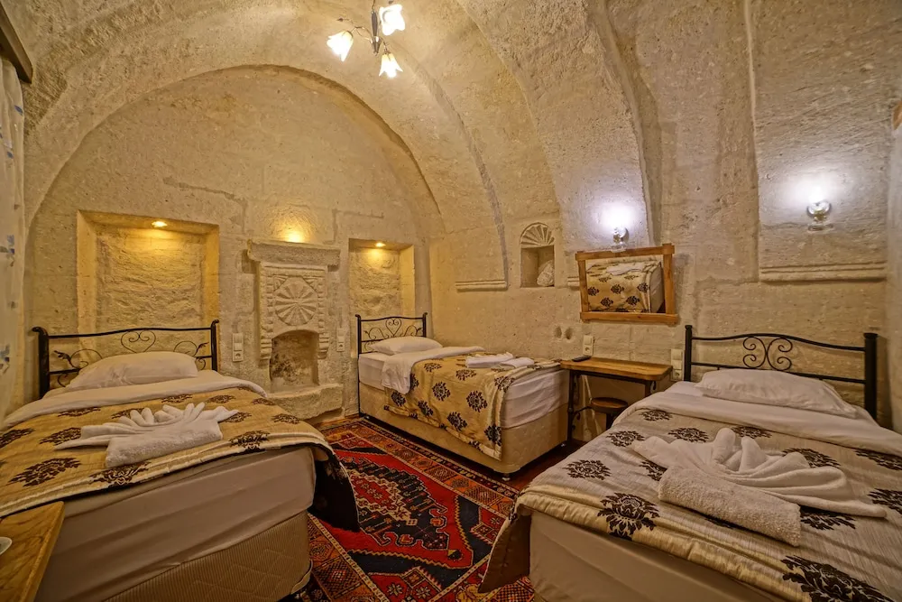 Twin Arch Room