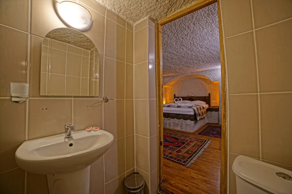 Double Cave Room 3 People