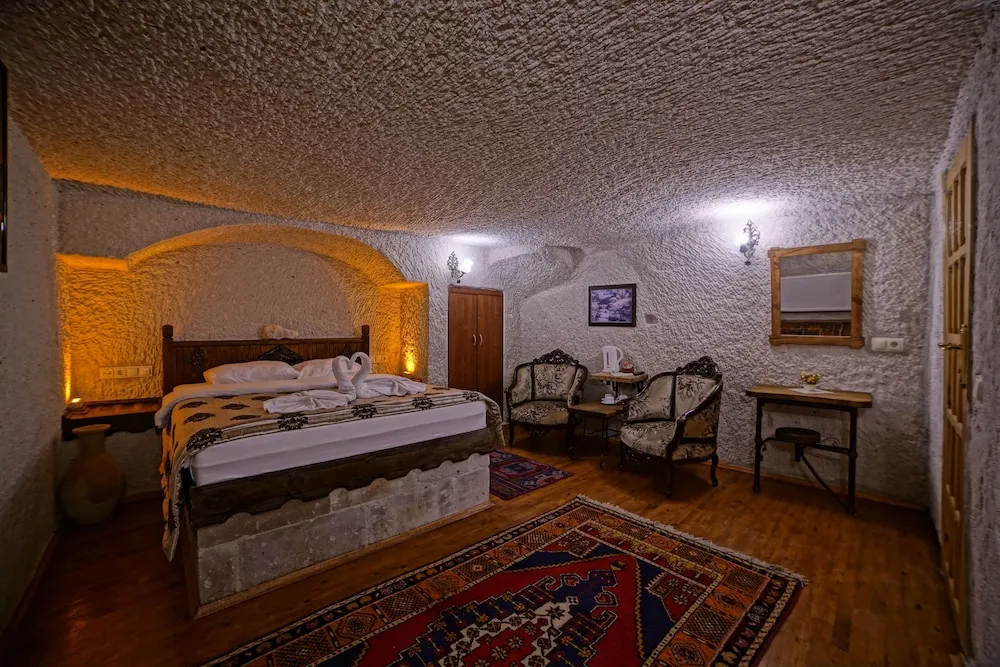 Double Cave Room 3 People